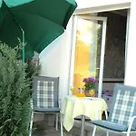 Kestenovi Dvori
