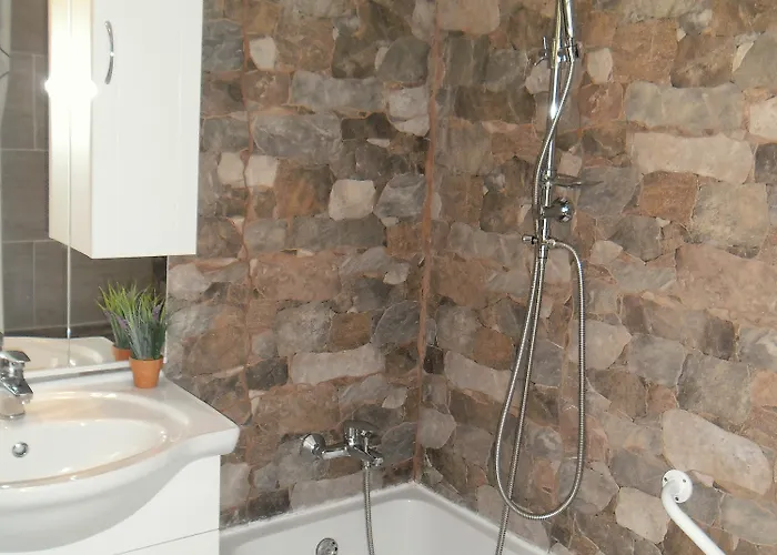 Kestenovi Dvori Apartmán *