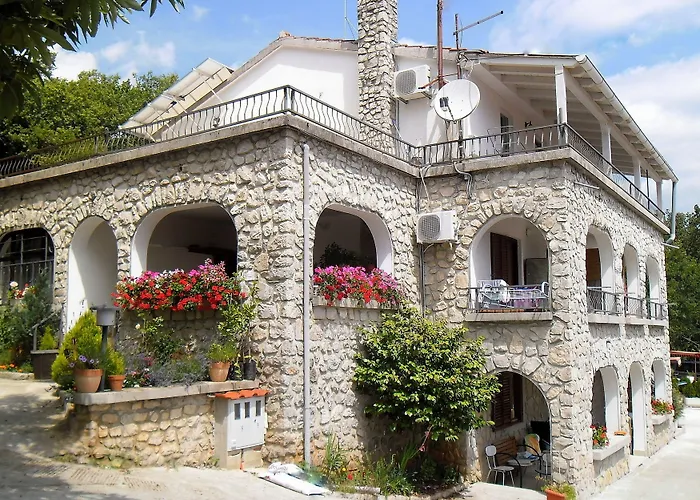 Kestenovi Dvori * Opatija