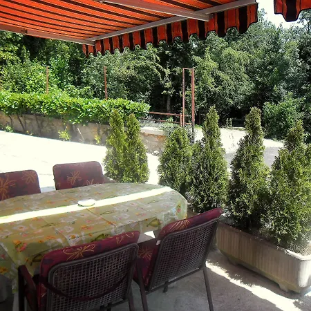 Apartment Kestenovi Dvori *