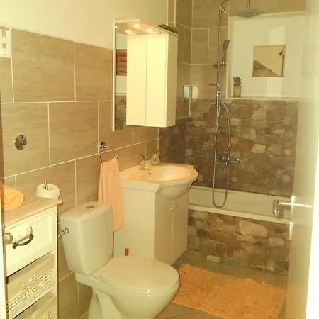 Kestenovi Dvori 오파티아