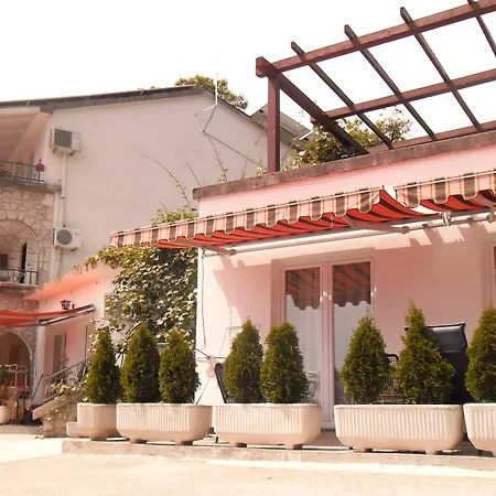 Kestenovi Dvori Apartment Opatija