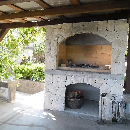 Kestenovi Dvori 아파트