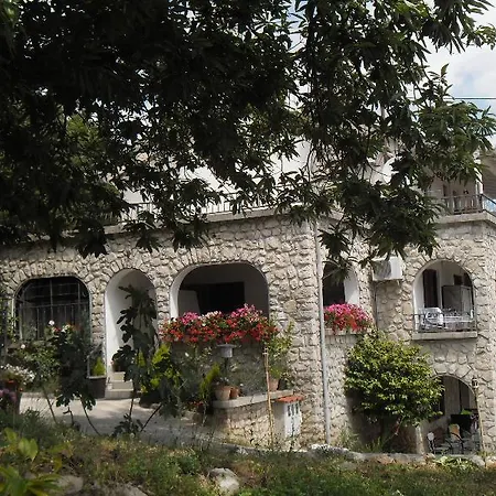 Kestenovi Dvori Apartment *