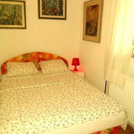Kestenovi Dvori Apartment *