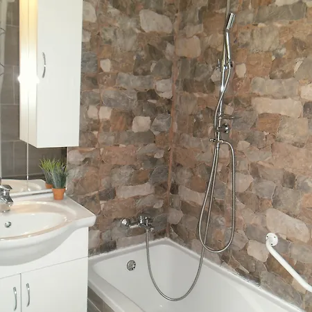 Kestenovi Dvori Apartmán *